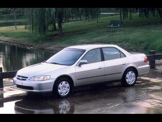 BUY HONDA ACCORD 2001 EX, Autocash Staging