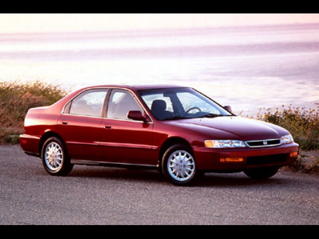 BUY HONDA ACCORD 1996 EX, Autocash Staging